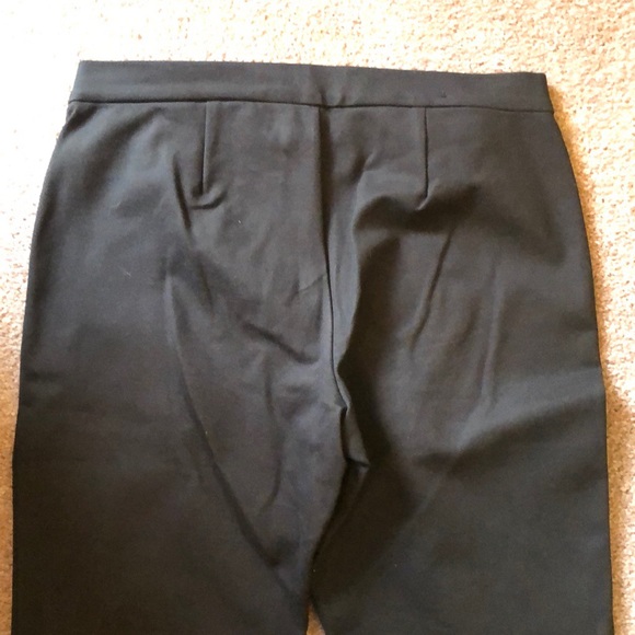 🌟 Banana Republic Cropped Ponte Pants - Picture 3 of 3